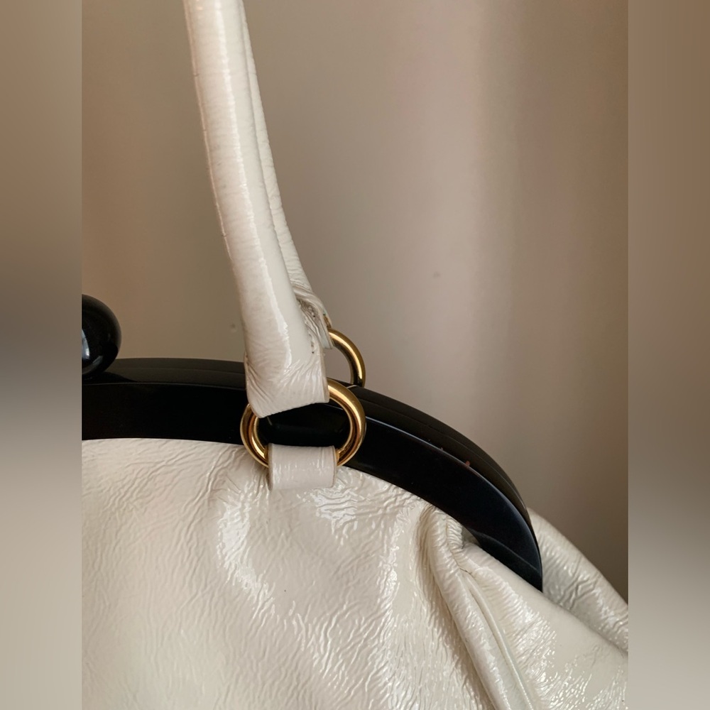 Hobo International White Patent Leather w/ Black Frame Bag clam shell vtg retro - Picture 3 of 16